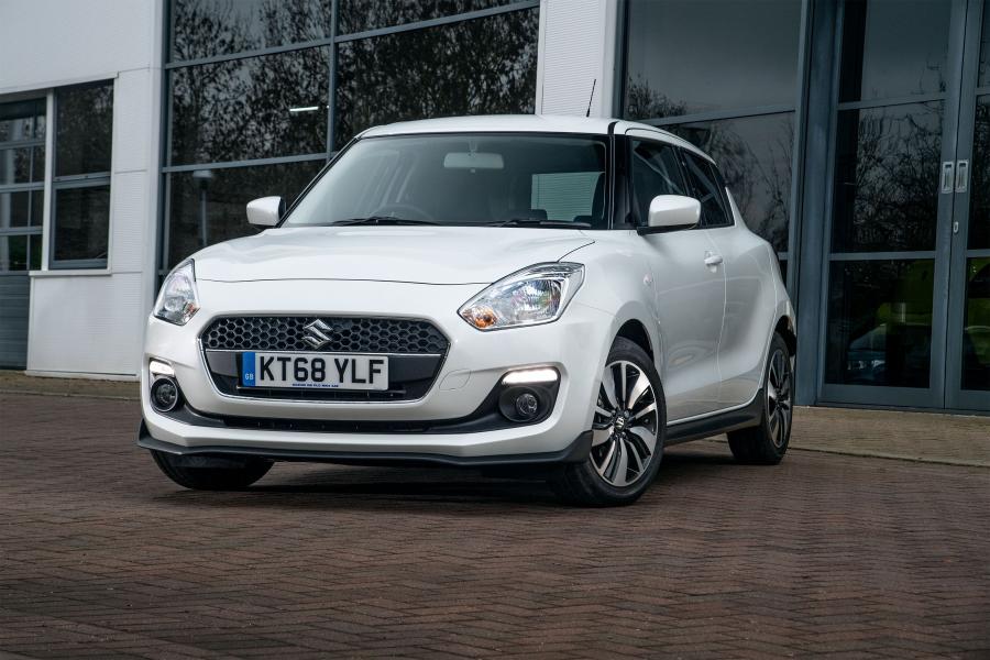  Suzuki Swift Attitude 2019 года  (UK) (фото 3 из 23)